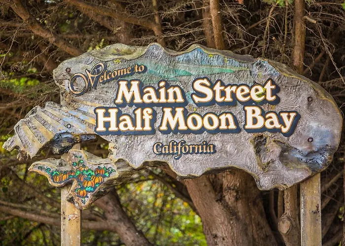 Beach Villa Home - Walk To Beaches Trails Restaurants Activities & More