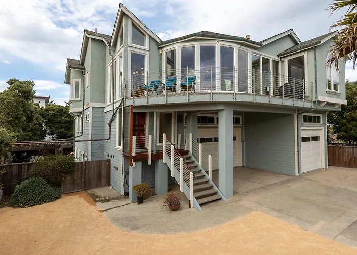 Steps To Beach And Amazing Ocean Views - Miramar Home