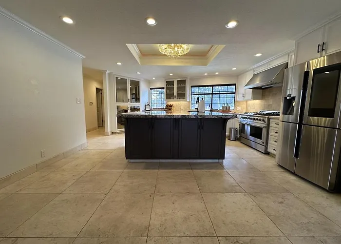 4300 Sq Ft Bay Escape, Near Beach, Golf And Trails