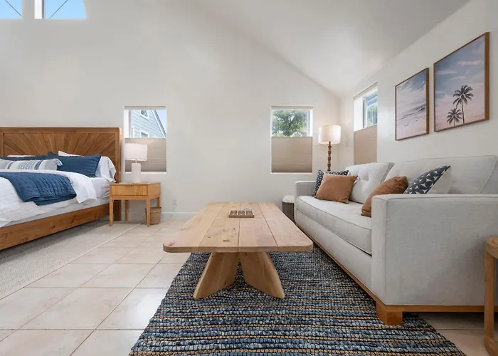 Montara Penthouse Elevated Comfort Above Downtown Half Moon Bay